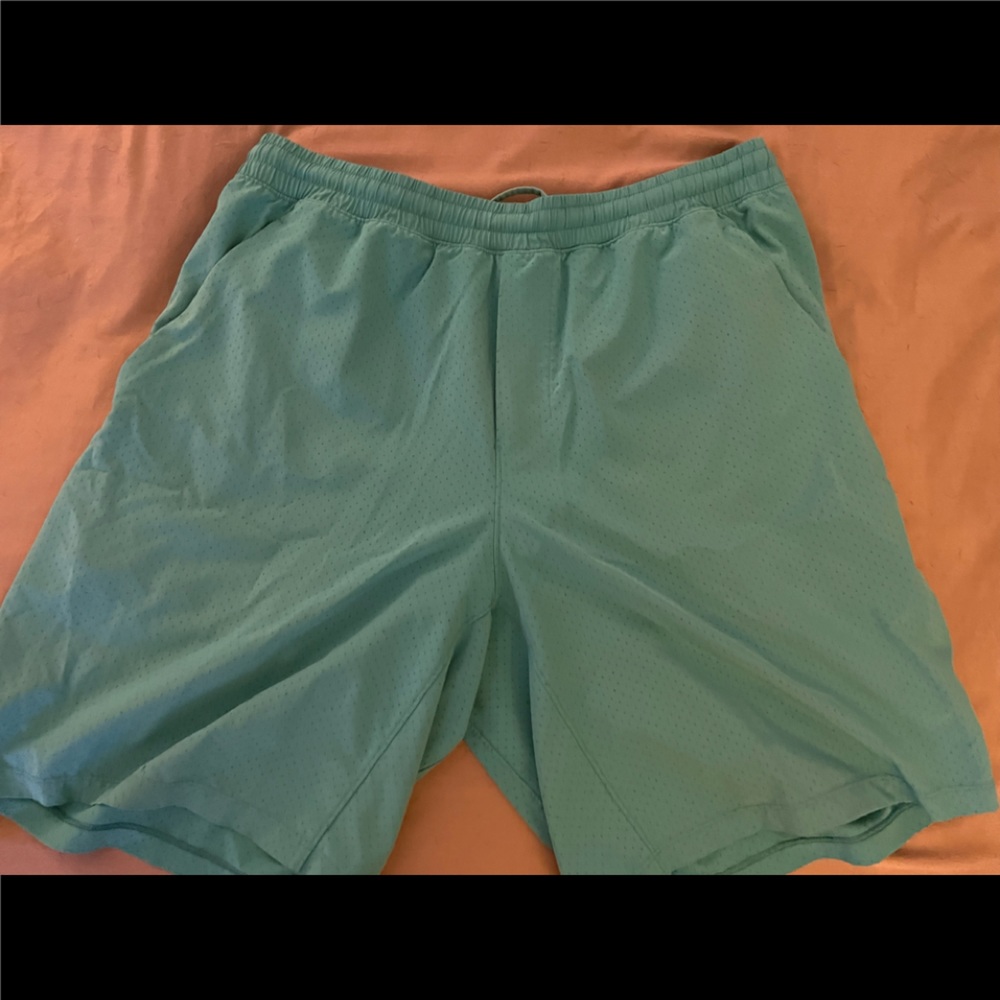Lululemon Pacebreaker short, 9” lined.